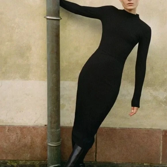 ZARA WOMAN FW23 RIBBED CUT-OUT DRESS BLACK Slit detail back Medium, new with tag - Picture 1 of 11